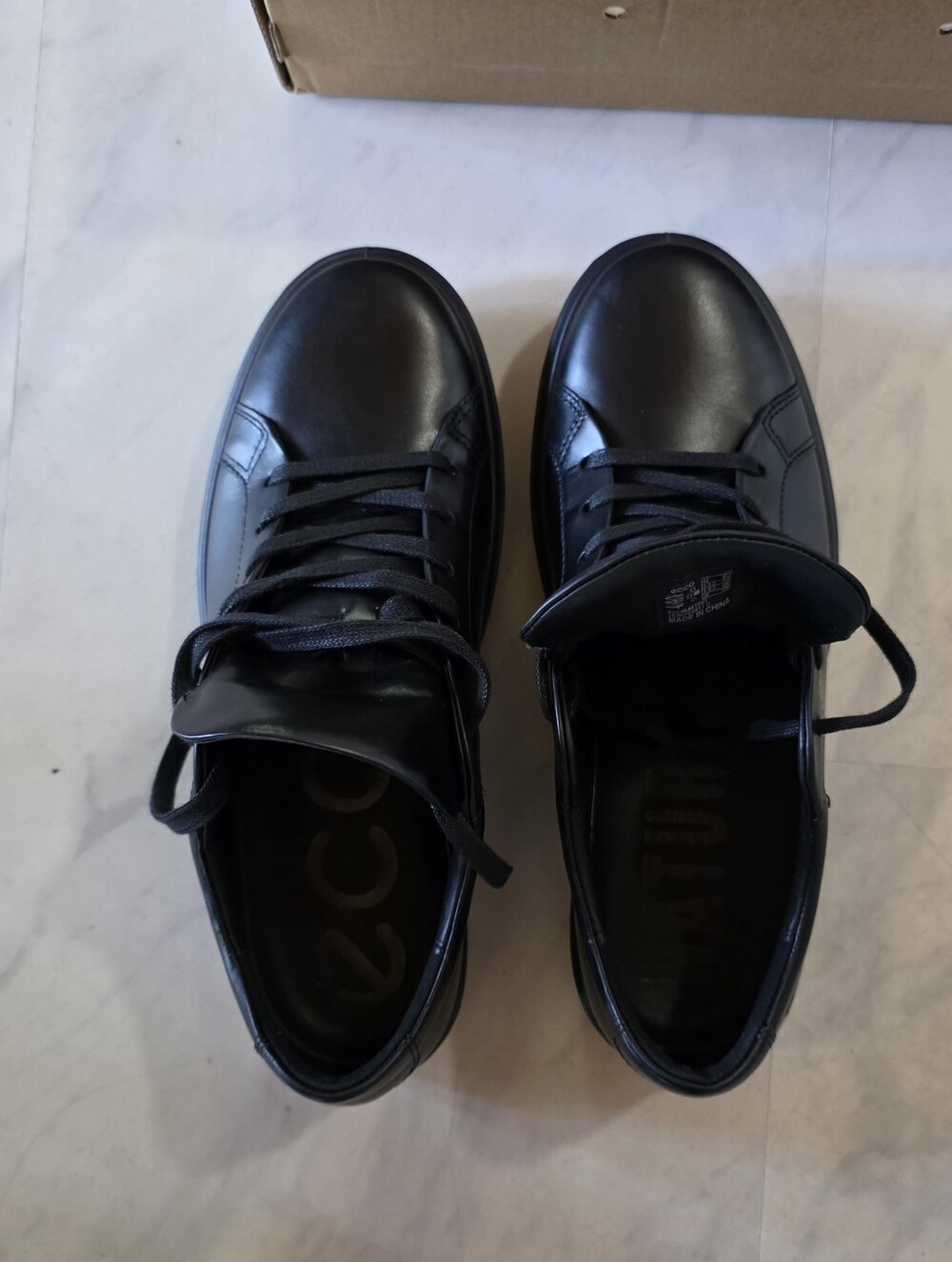 New In Box Men’s Sneakers Shoes ECCO Soft 60 M All Black Leather Sz 8 8.5 EU 42